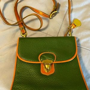 Dooney & Burke, shoulder bag.